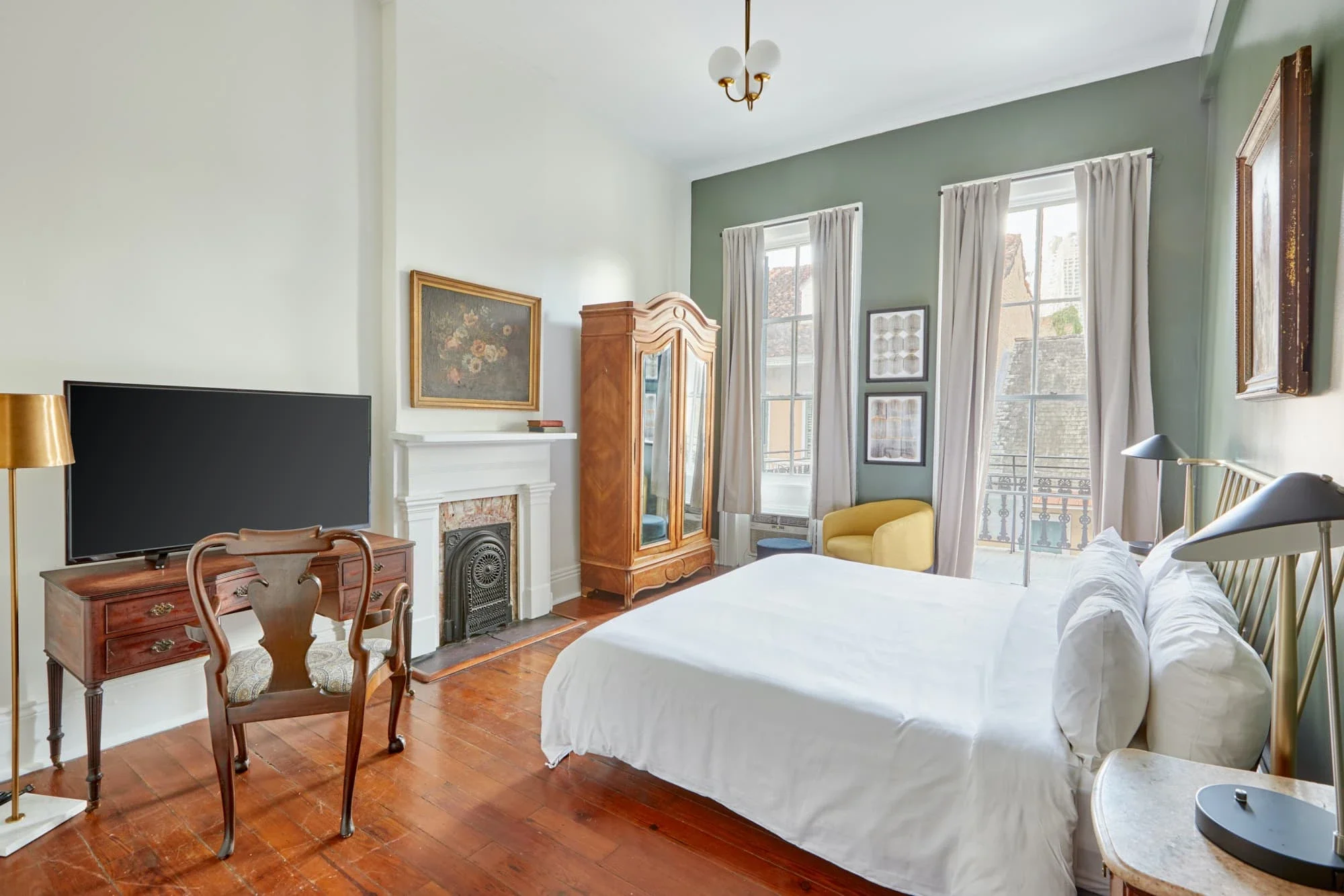 A picture of one of the rooms at the boutique hotel, Maison DeVille, in New Orleans